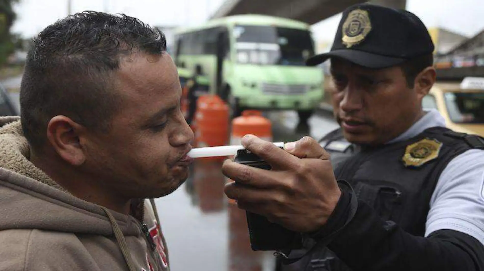 Cál es la sanción por superar el nivel permitido por el alcoholímetro